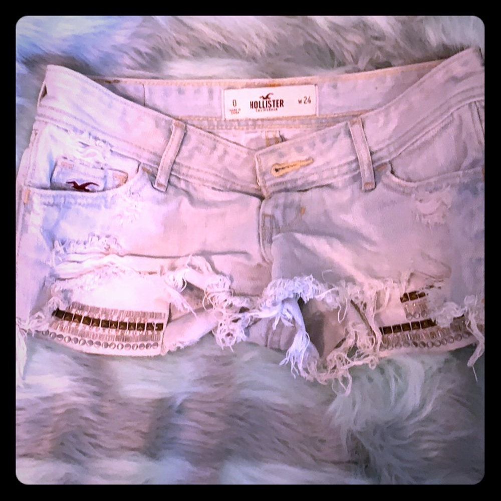Hollister extra cheeky destroyed peekaboo shorts
